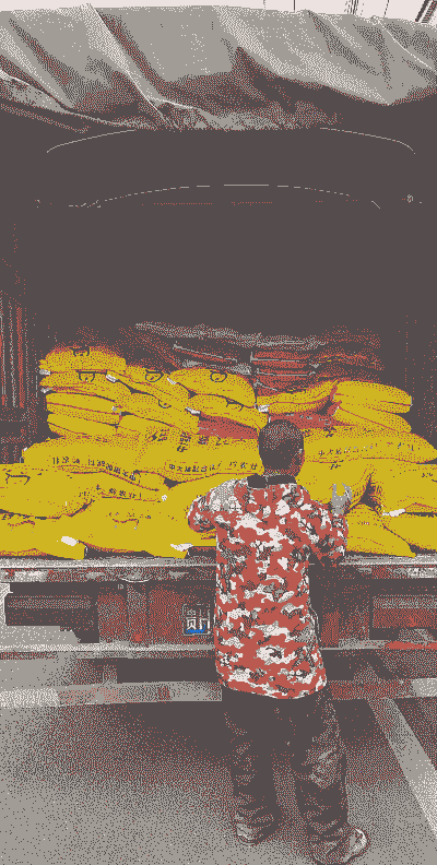 猪场一般用什么饲料