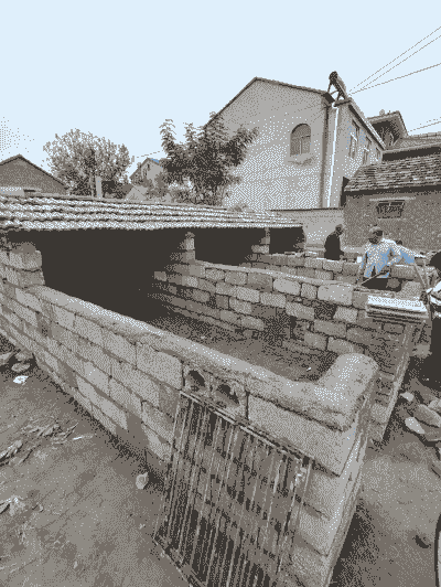 养猪盖什么猪圈好